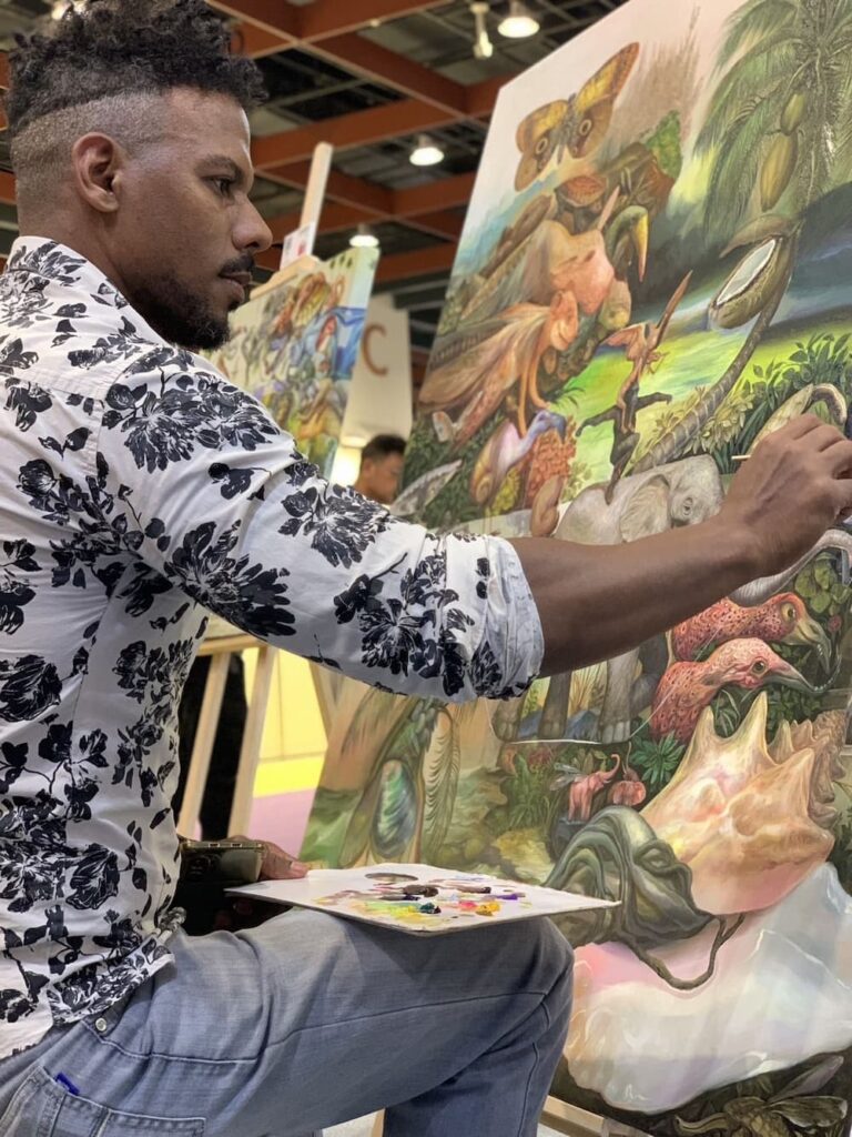 礁溪晶泉丰旅迎來古巴藝術家雷岱爾駐村，以超現實油彩描繪宜蘭生態之美。圖／晶泉丰旅提供