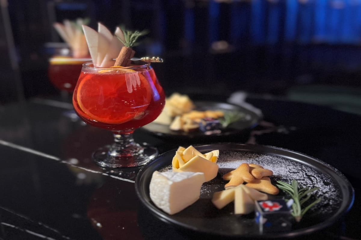 《皮爾沙酒吧》推出聖誕儀式感十足的熱紅酒，暖胃也暖心