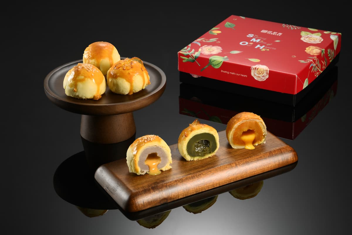 年節伴手禮推薦，亞尼克奶黃流心軟心酥9入禮盒，新增抹茶香柚軟心酥口味，售價912元。