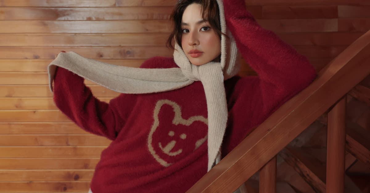 本次的DINOTAENG冬日服飾：滿載雪季浪漫的溫暖系列登場！設計靈感以「溫暖陪伴 × 童趣雪景」為核心。