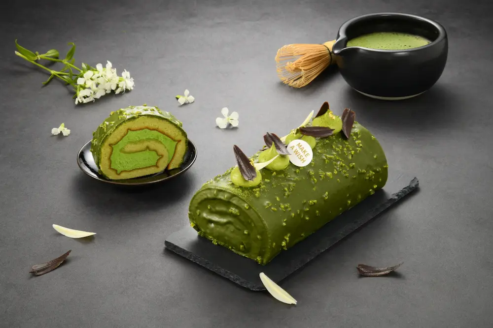 獨有華麗造型入口即化，亞尼克宇治抹茶脆皮巧克力生乳捲，售價799元