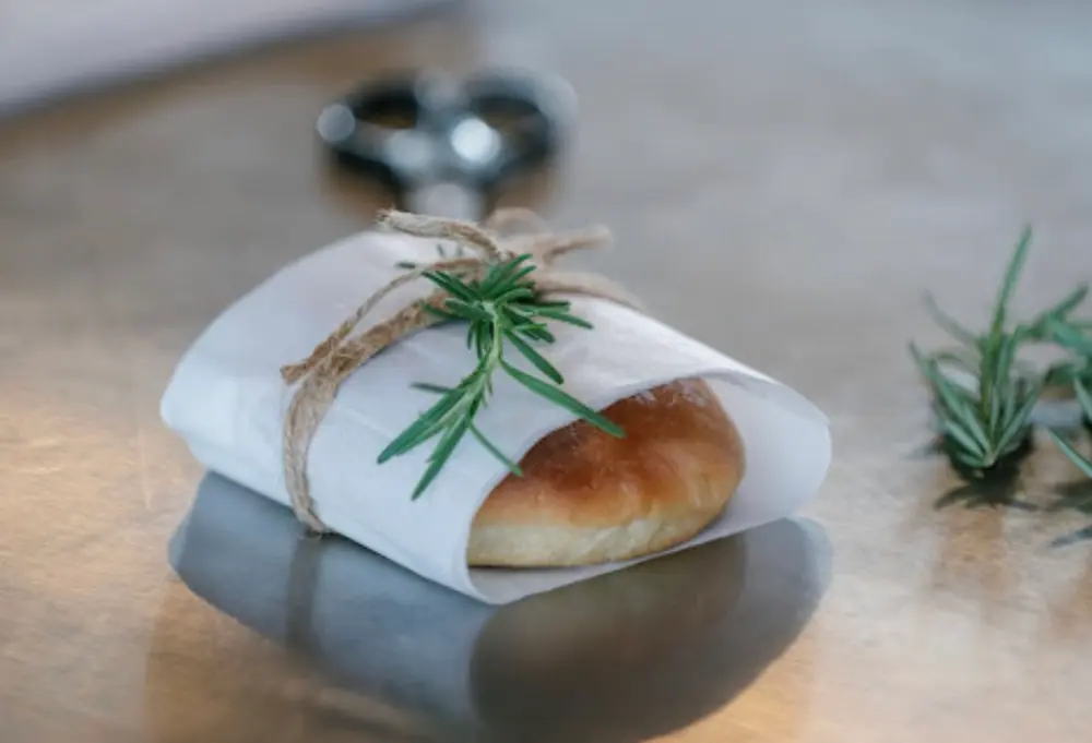 依傍中央山脈地下湧泉復育而成的「豐之谷」萬坪綠地，提供旅人包含窯烤麵包在內的多元生態體驗，於綠意間重拾生活律動。